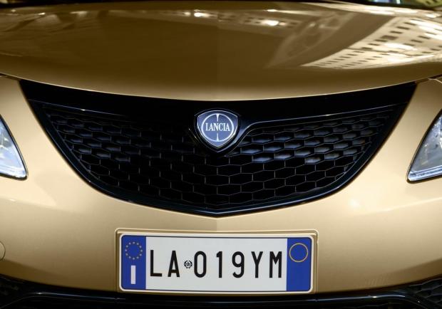 Lancia Ypsilon Monogram frontale griglia