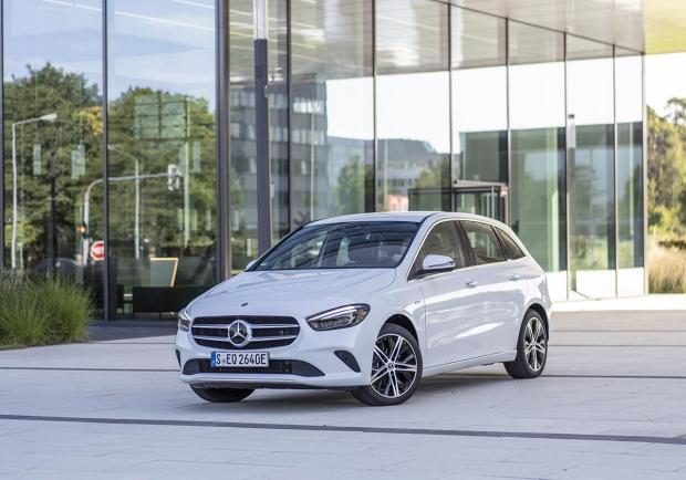 Mercedes Classe B ibrida Sport immagine