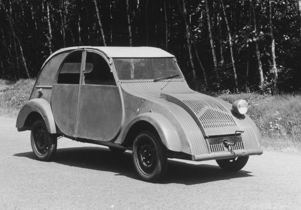 La '2 Cavalli' fa 70 anni, Citroën racconta la sua storia 02