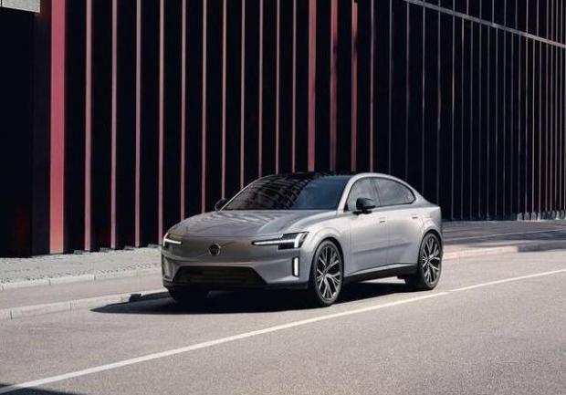 Volvo ES90 on road 1