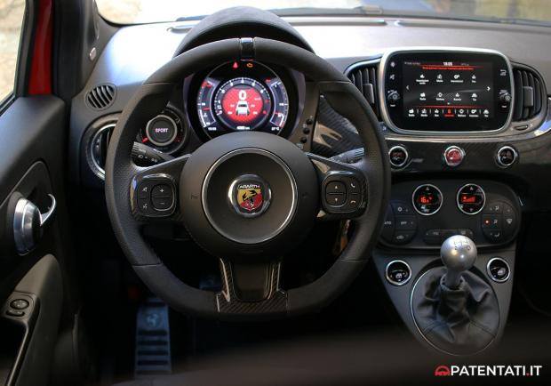 Abarth 595 esseesse posto di guida