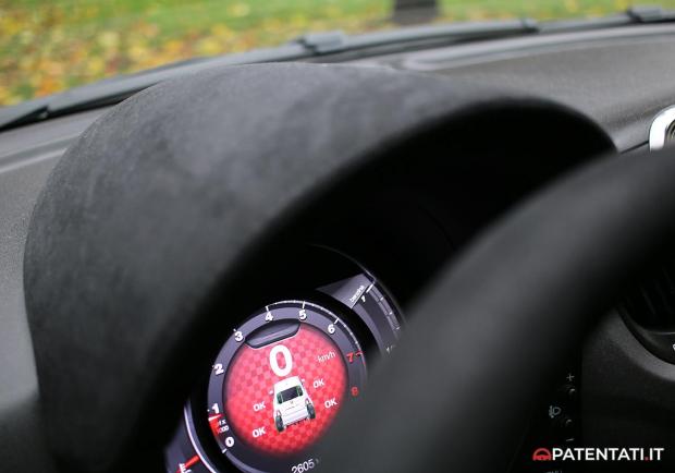 Abarth 695 70° Anniversario palpebra alcantara