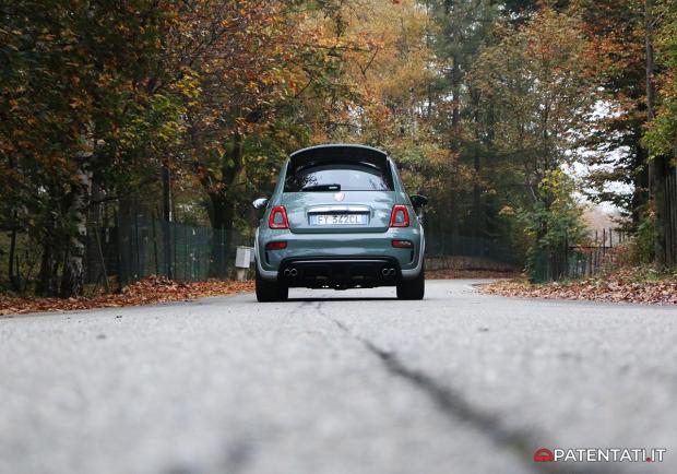 Abarth 695 70° Anniversario posteriore immagine