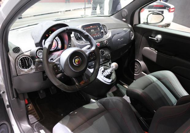 Abarth, un tuffo nel passato al Salone di Ginevra 07