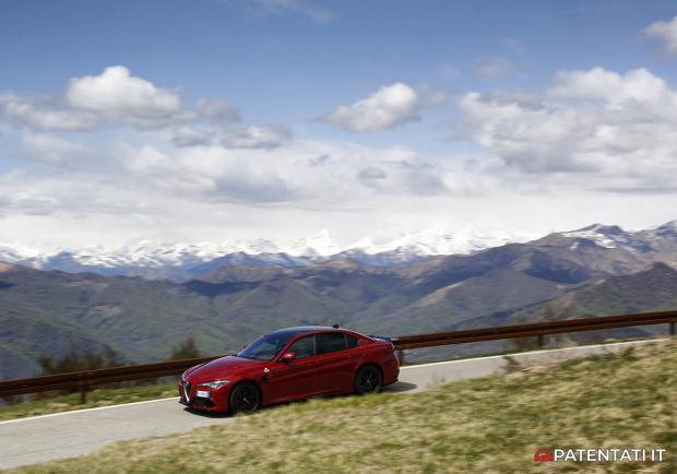 Alfa Romeo Giulia Quadrifoglio foto