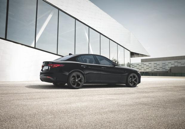 Alfa Romeo Giulia Tech Edition tre quarti posteriore