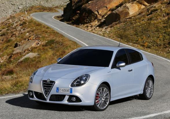 Alfa Romeo Giulietta my 2014 tre quarti anteriore