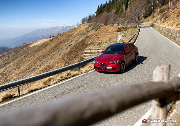 Alfa Romeo Stelvio Quadrifoglio 2