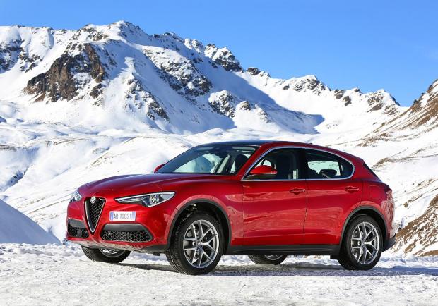 Alfa Romeo Winter Tour, Giulia e Stelvio sulla neve 01