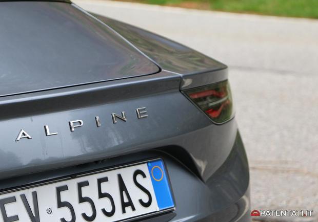 Alpine A110 scritta posteriore