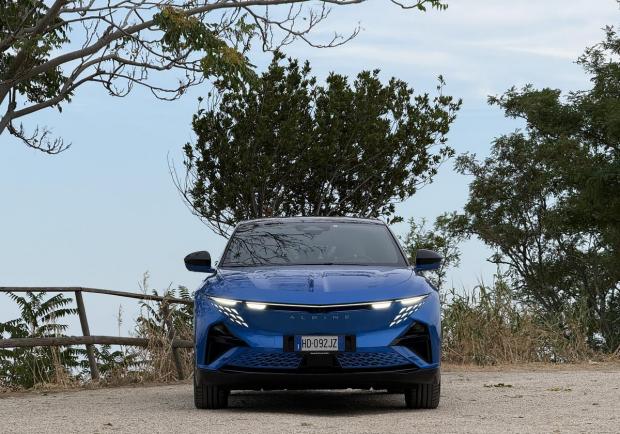 Alpine A390 GT Bleu Alpine Vision 3