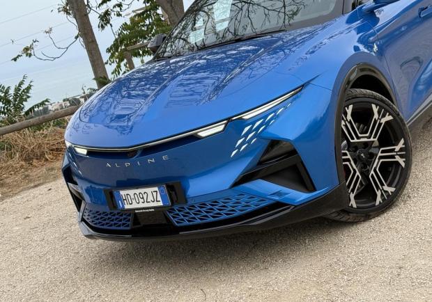Alpine A390 GT Bleu Alpine Vision 7