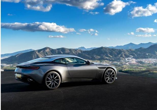 Aston Martin DB11