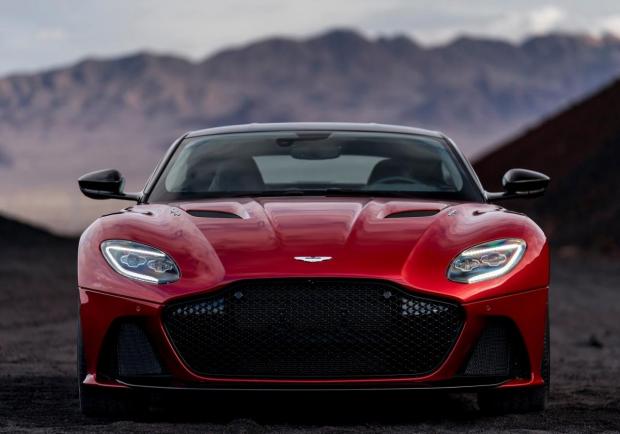 Aston Martin DBS Superleggera frontale