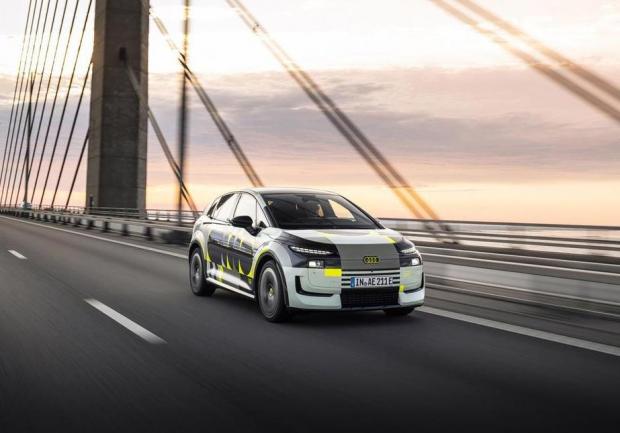 Audi A2 e-tron - on bridge