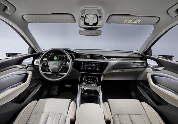 Audi e-tron 50 quattro, più potenza per la Suv elettrica 06
