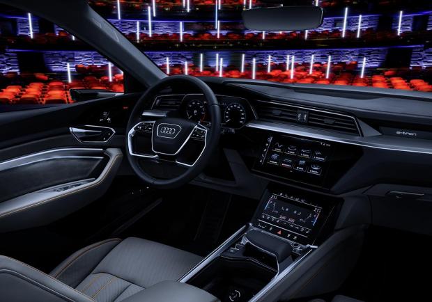 Audi e-tron Prototipo, alla scoperta dell'abitacolo 01