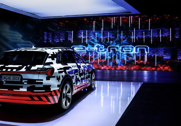Audi e-tron Prototipo, alla scoperta dell'abitacolo 06