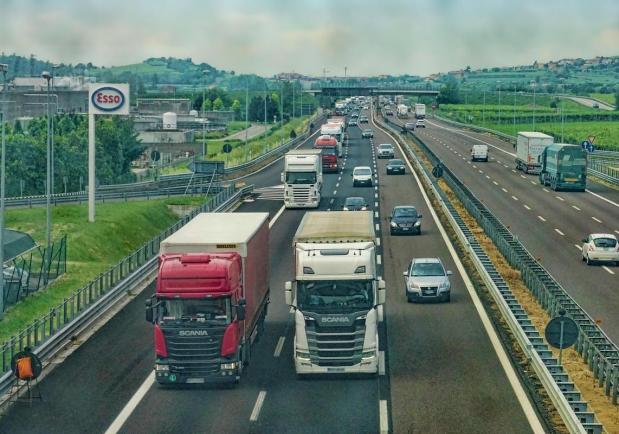 autostrada corsia centrale guida periocolosa
