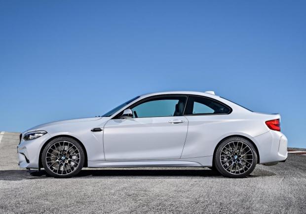 BMW M2 Competition profilo