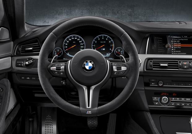 BMW M5 ?30 Jahre M5? posto guida