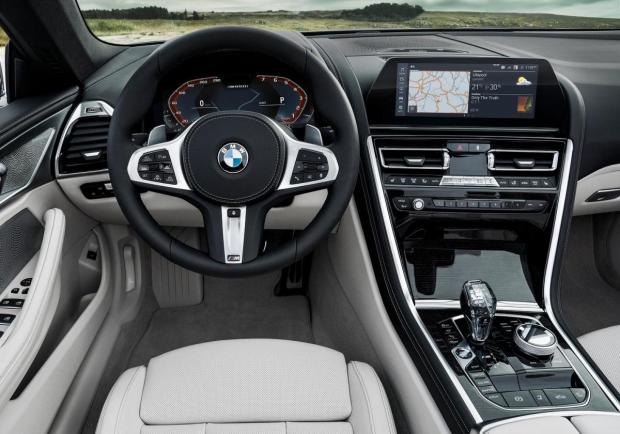 BMW serie 8 Cabrio interni