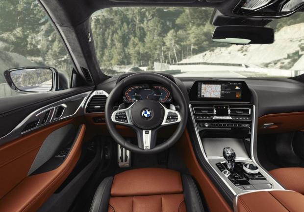 BMW serie 8 interni