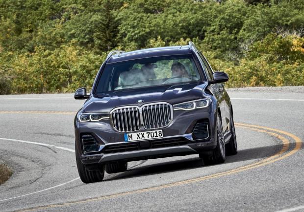 BMW X7 frontale