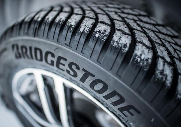 Bridgestone, nuovi pneumatici invernali Blizzak LM005 01