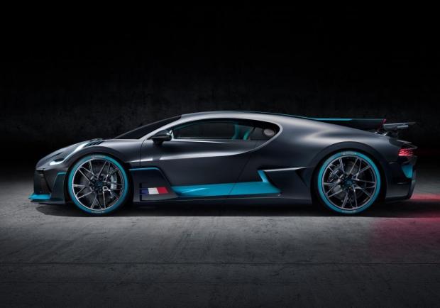 Bugatti Divo profilo