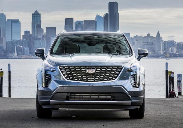 Cadillac XT4 anteriore