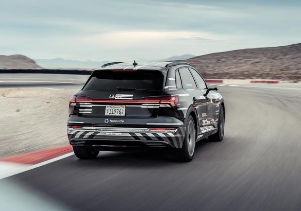 CES 2019, Audi e-tron diventa una navicella spaziale 03