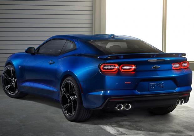 Chevrolet Camaro restyling tre quarti posteriore