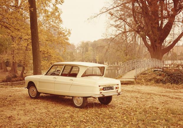 Citroen AMI8, 80 anni fa un'auto rivoluzionaria 01