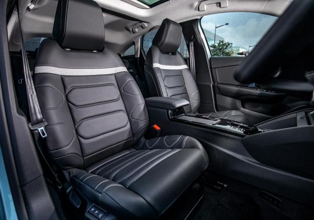 Citroen e-C4 guida acquisto sedili advanced comfort