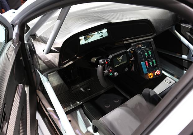 Cupra e-Racer al Salone di Ginevra 2018 interni