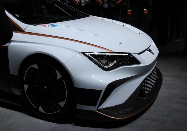 Cupra, a Francoforte il debutto della Concept elettrica 23