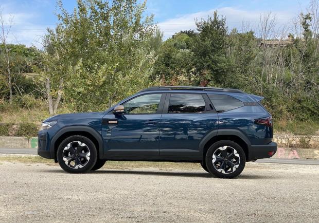 Dacia Bigster 4x4 Extreme profilo