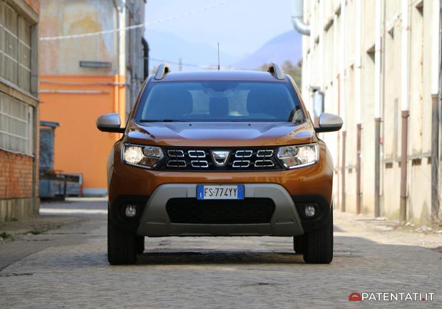 Dacia Duster GPL foto anteriore