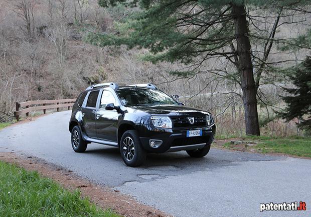 Dacia Duster GPL tre quarti anteriore