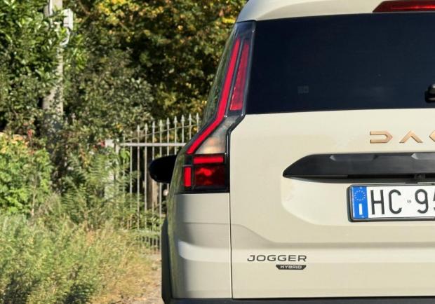 Dacia Jogger Hybrid 155cv Extreme 7