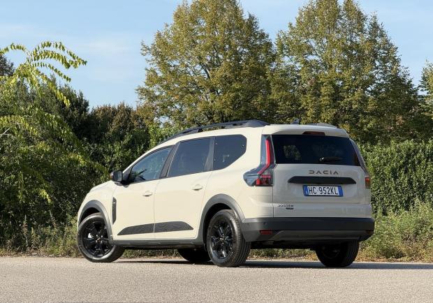 Dacia Jogger Hybrid 155cv Extreme foto