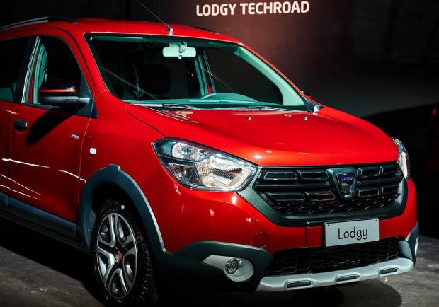 Dacia, la nuova gamma Techroad per tutti i modelli 06