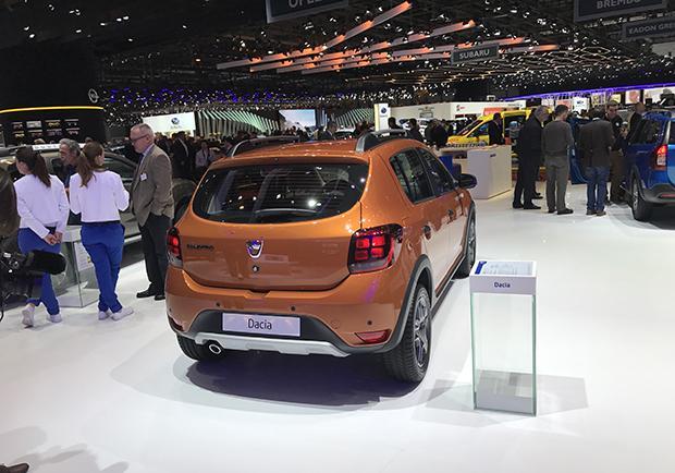 Dacia Sandero Stepway Ginevra 2017 3