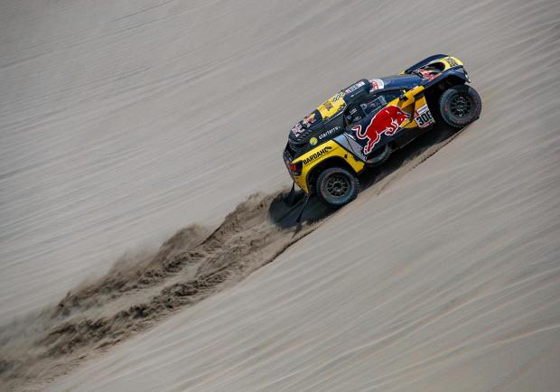 Dakar 2019, tris di Loeb nella tappa più dura 01