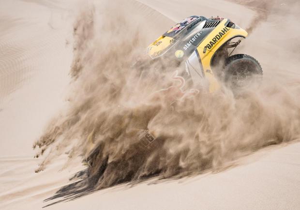 Dakar 2019, tris di Loeb nella tappa più dura 04