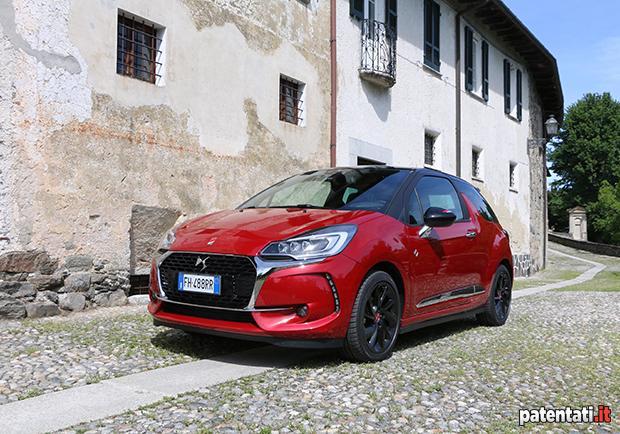 DS 3 1.6 BlueHDi 120 Performance Line tre quarti anteriore