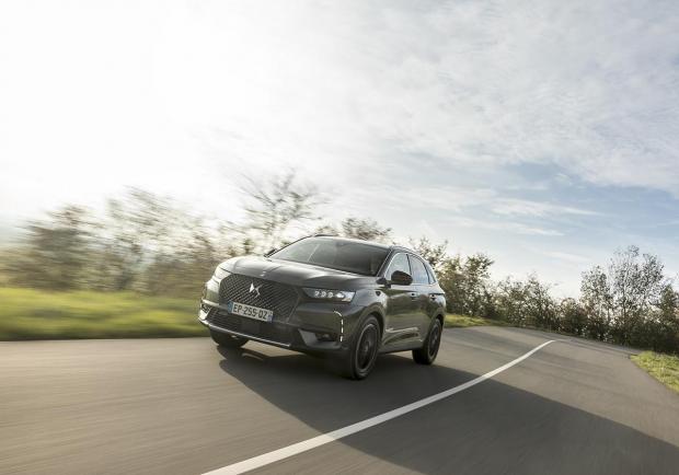 DS Automobiles, nuovi interni per la DS 7 Crossback