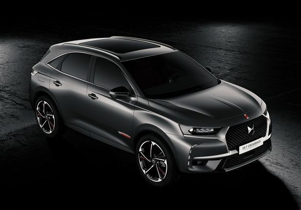 DS7 Crossback La Premiere tre quarti anteriore