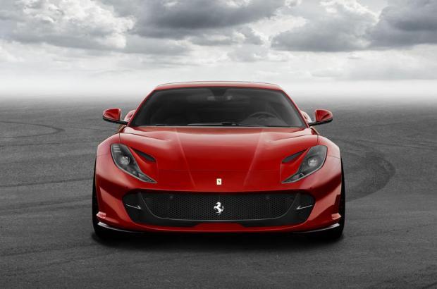 Ferrari 812 Superfast frontale